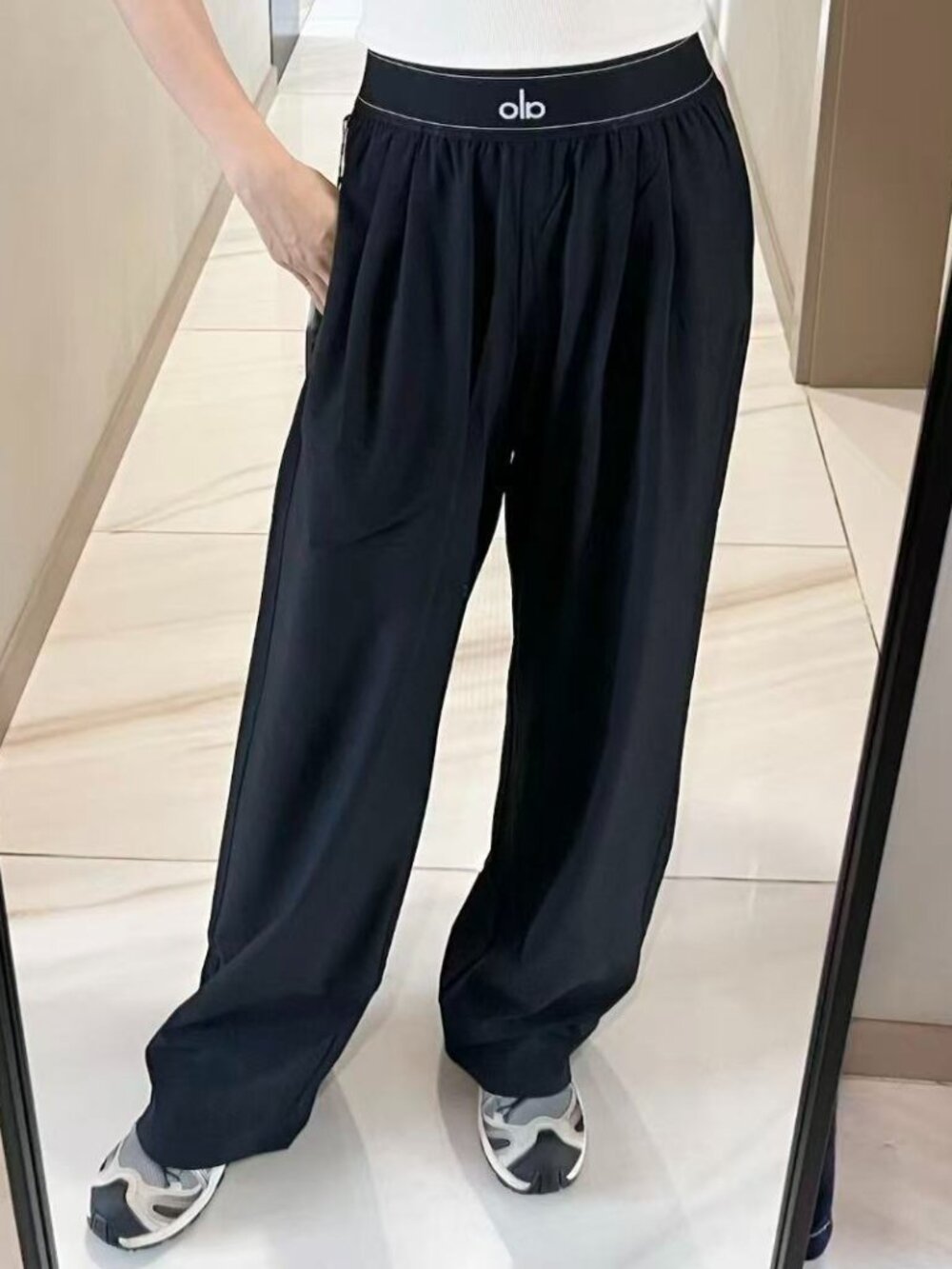 Versatile👩‍💻NWT ALO Yoga Suit Up Trouser | Black Relaxed Fit💛Regular 30"